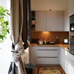 Edler Wohnraum Luxurioeses Im Zentrum Mit Balkon, Kaffeevollautomat, Klima & Parkplatz