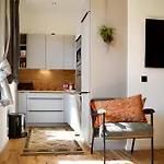 Apartment Edler Wohnraum Luxurioeses Im Zentrum Mit Balkon, Kaffeevollautomat, Klima & Parkplatz