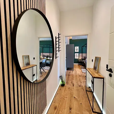 Edler Wohnraum Luxurioeses Im Zentrum Mit Balkon, Kaffeevollautomat, Klima & Parkplatz *