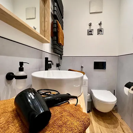 アパート Edler Wohnraum Luxurioeses Im Zentrum Mit Balkon, Kaffeevollautomat, Klima & Parkplatz *