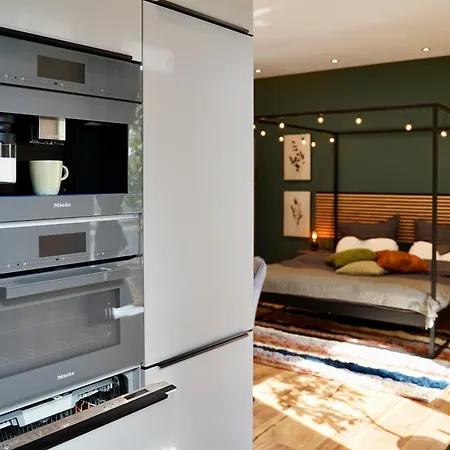 Апартаменты Edler Wohnraum Im Zentrum Mit Himmelbett, Balkon, Miele-kaffeevollautomat, Klima, Parkplatz & Wlan 201 Mbps *